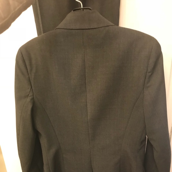 Theory One Botton Charcoal Grey Suit - Picture 4 of 4